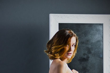 Julie-Hombré-Hair-moka sur carré matière coupe par le coiffeur aurelien magnano ©AurelienMagnanoStudios
