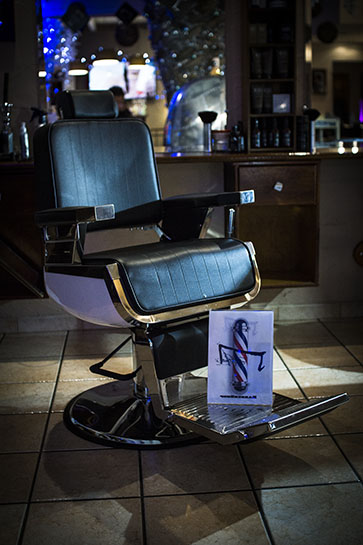Le-fauteuil-du-barbier-de-Montauban-aurelien-magnano-rasage-traditionnel