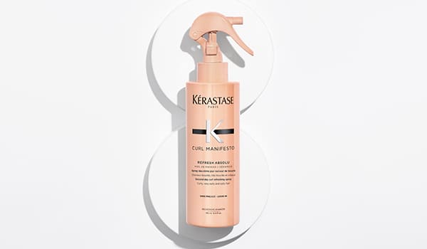 Refresh Absolu-produit phare de Curl Manifesto-hydrate et réveille vos boucles entre deux shampoings