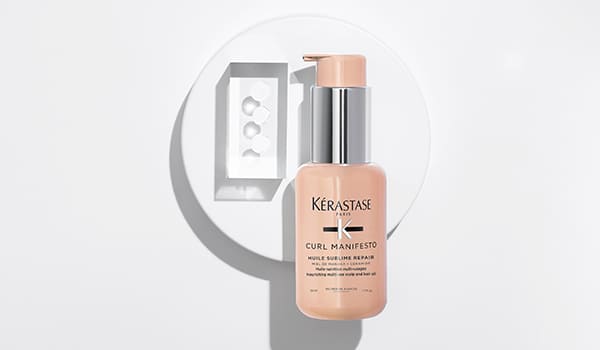 l’Huile Sublime Repair Curl Manifesto avant votre shampooing l’Huile Sublime Repair Curl Manifesto avant votre shampooing