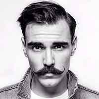 moustache guidon homme pointes recourbées vers le haut